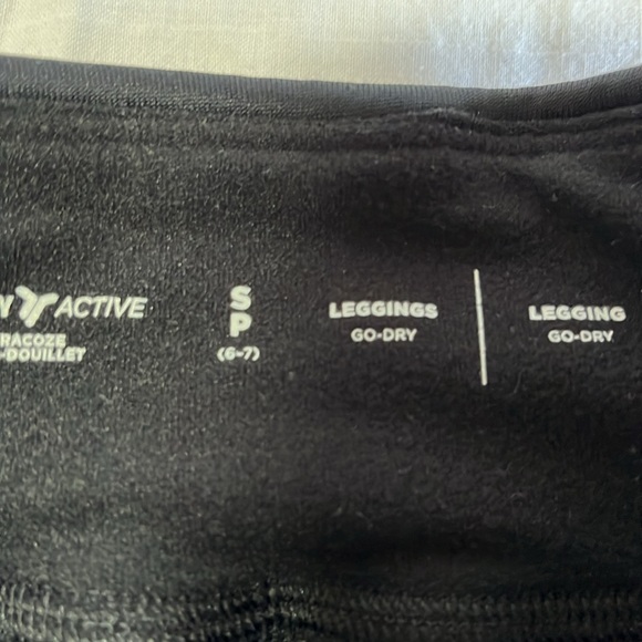 Fleece lined Old Navy Active leggings size small (6/7) - Picture 3 of 4